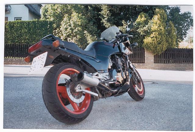 Kawa_Gpz_1050